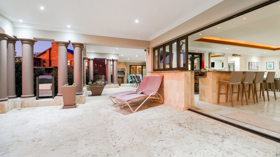 6 Bedroom Property for Sale in Myoli Beach Western Cape